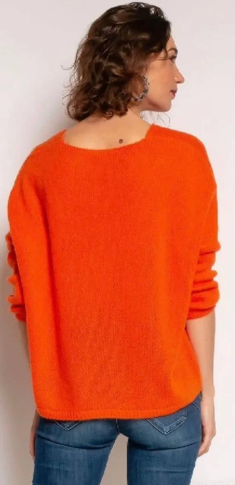 257 Italian Soft & Comfortable V-Neck Knit Sweater One Size