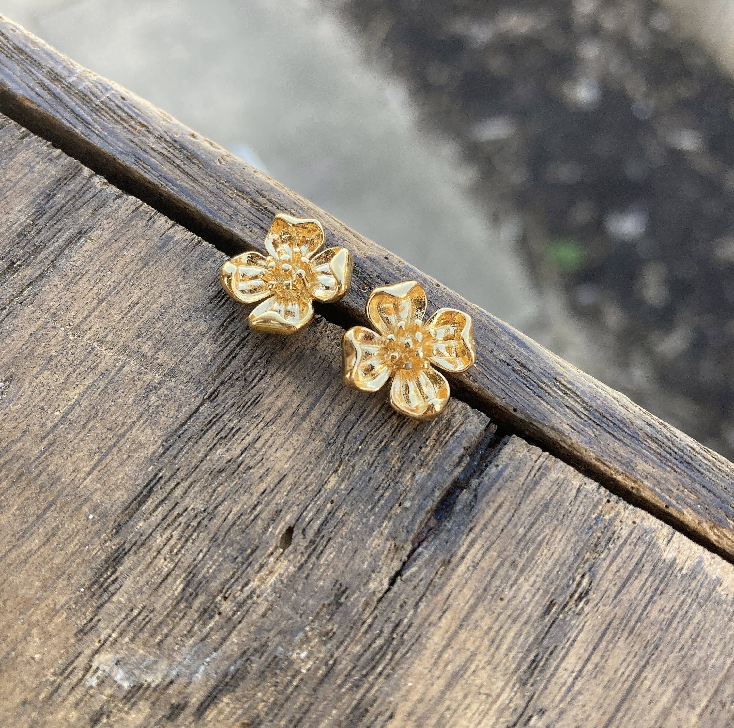 Gold Plated Vintage Dogwood Flower Floral Post Earrings