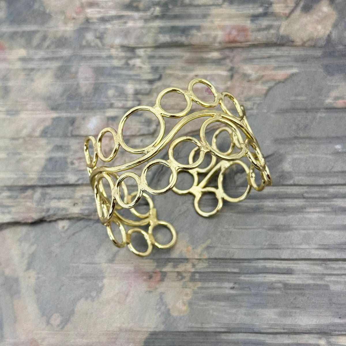 Handcrafted Gold Circle Link Wire Cuff Bracelet