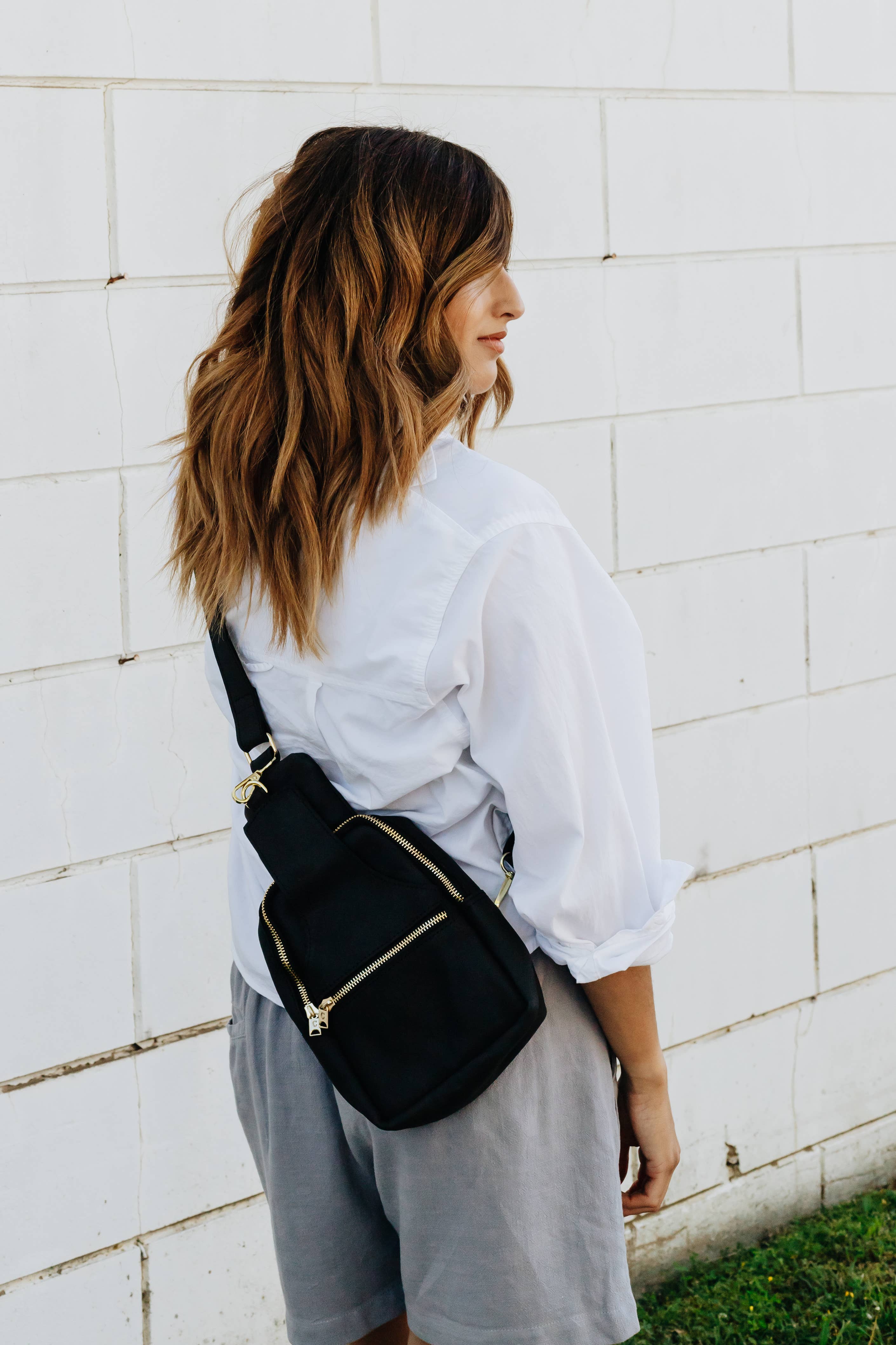 Crowned Free Sling Bag - Black