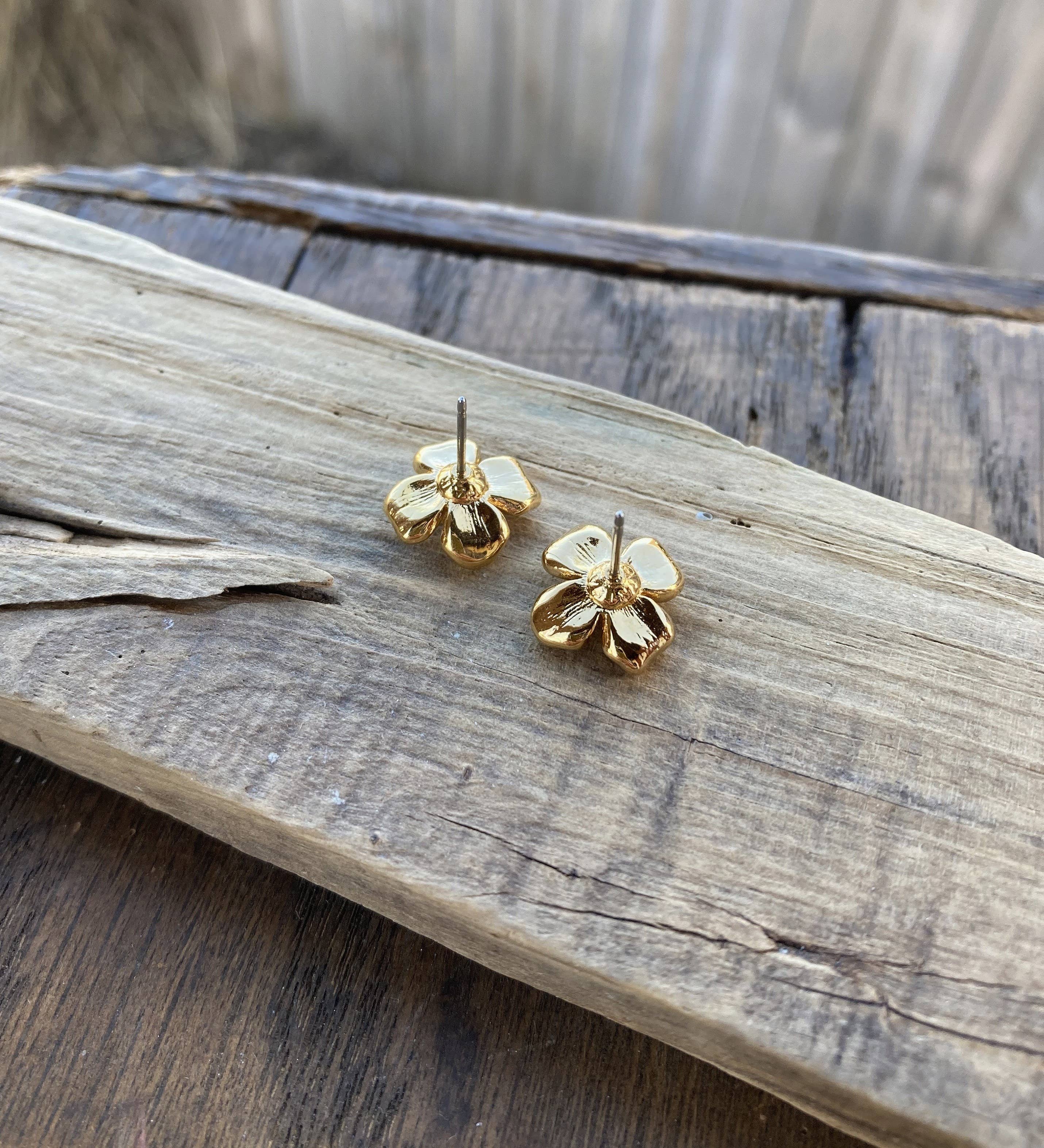 Gold Plated Vintage Dogwood Flower Floral Post Earrings