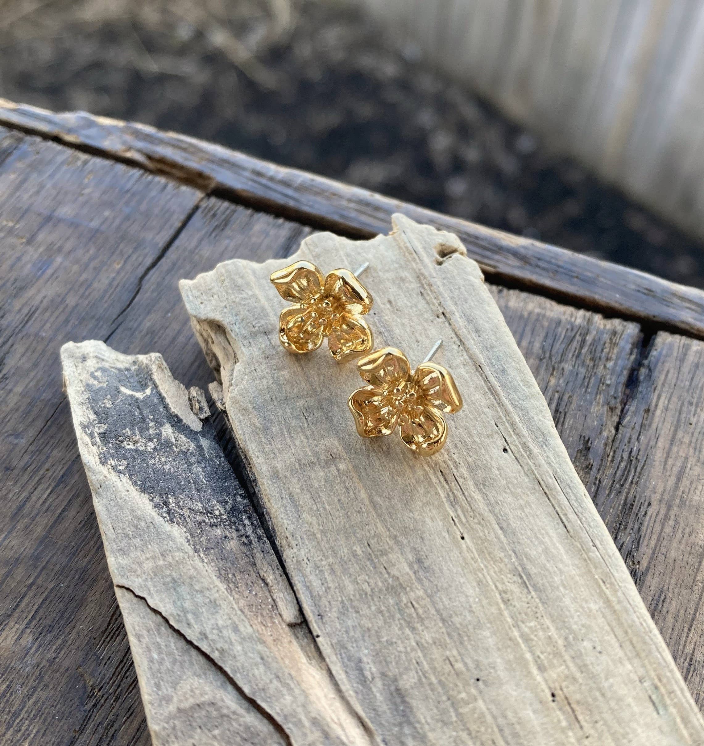 Gold Plated Vintage Dogwood Flower Floral Post Earrings