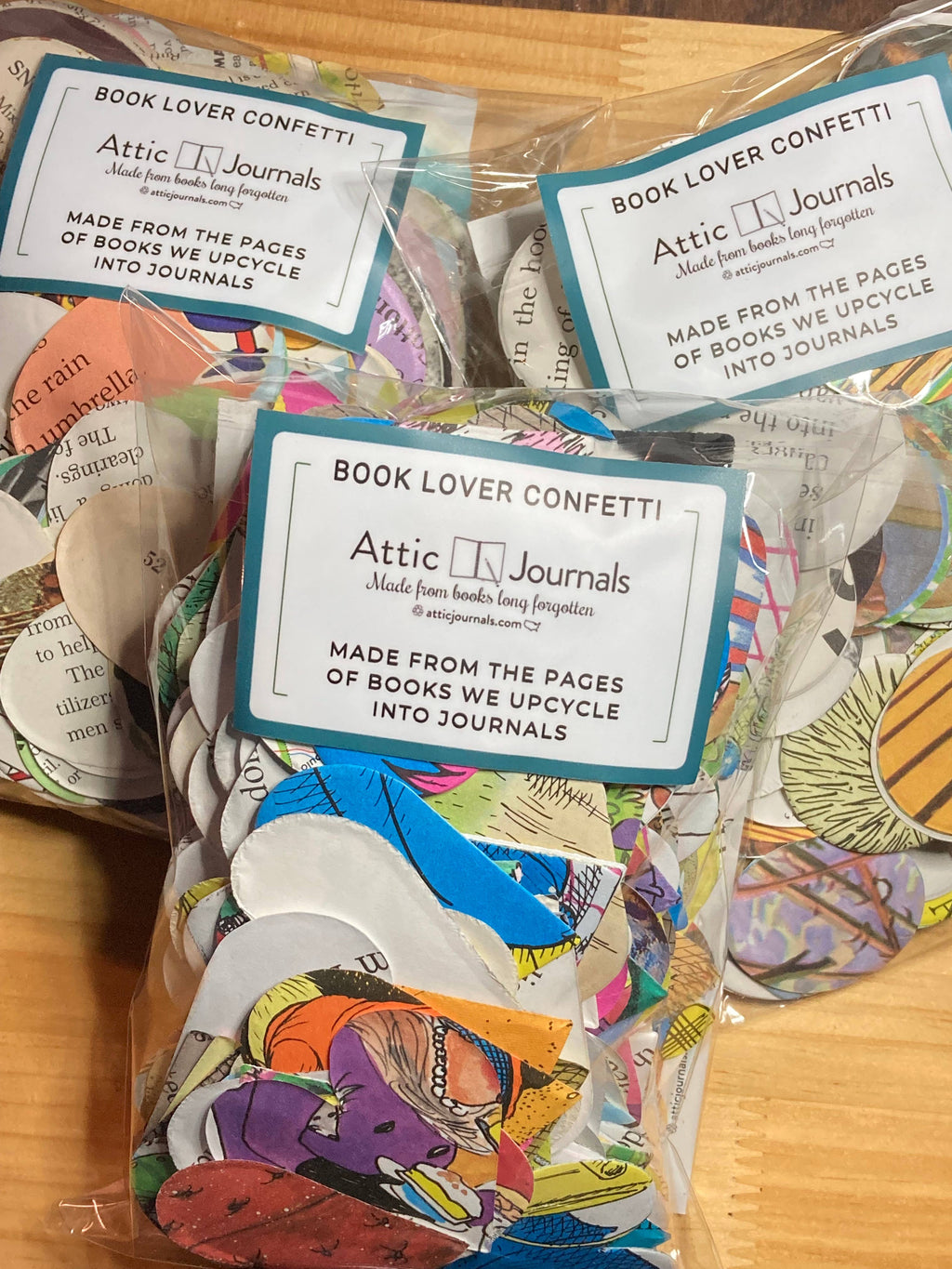 Book Lover Confetti - Heart