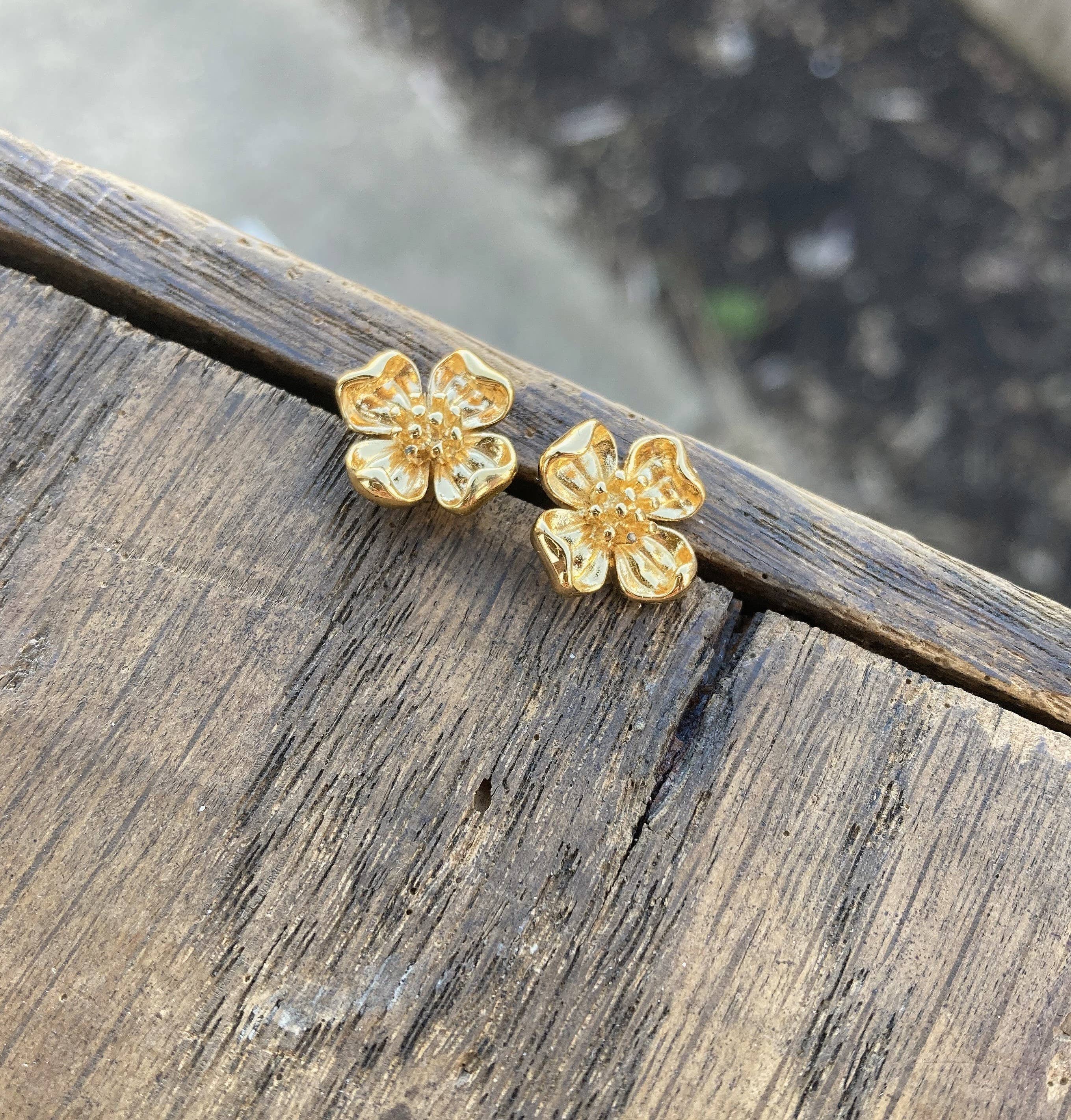Gold Plated Vintage Dogwood Flower Floral Post Earrings