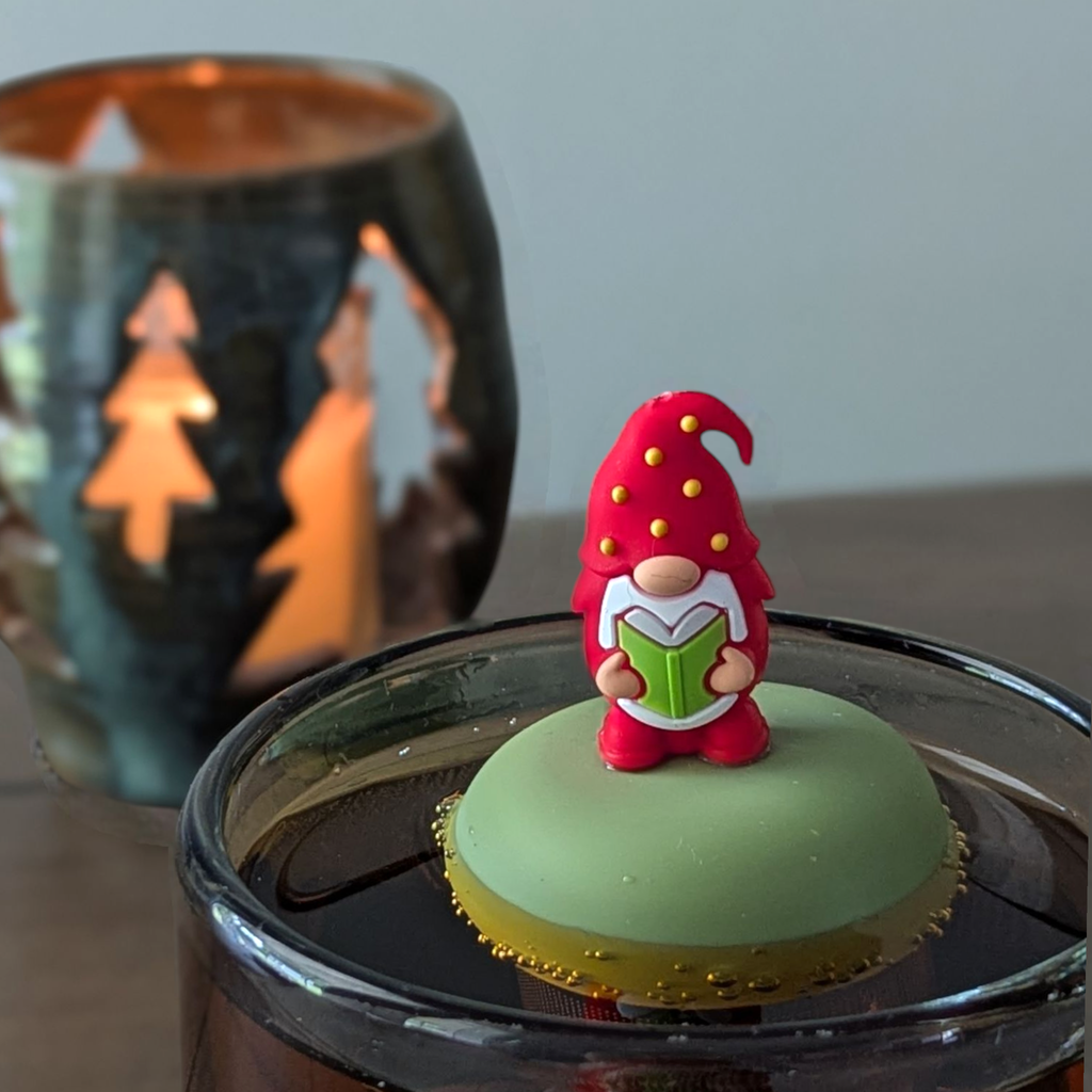 Book Reading Gnome | Floating Tea Infuser | Green Base | Red