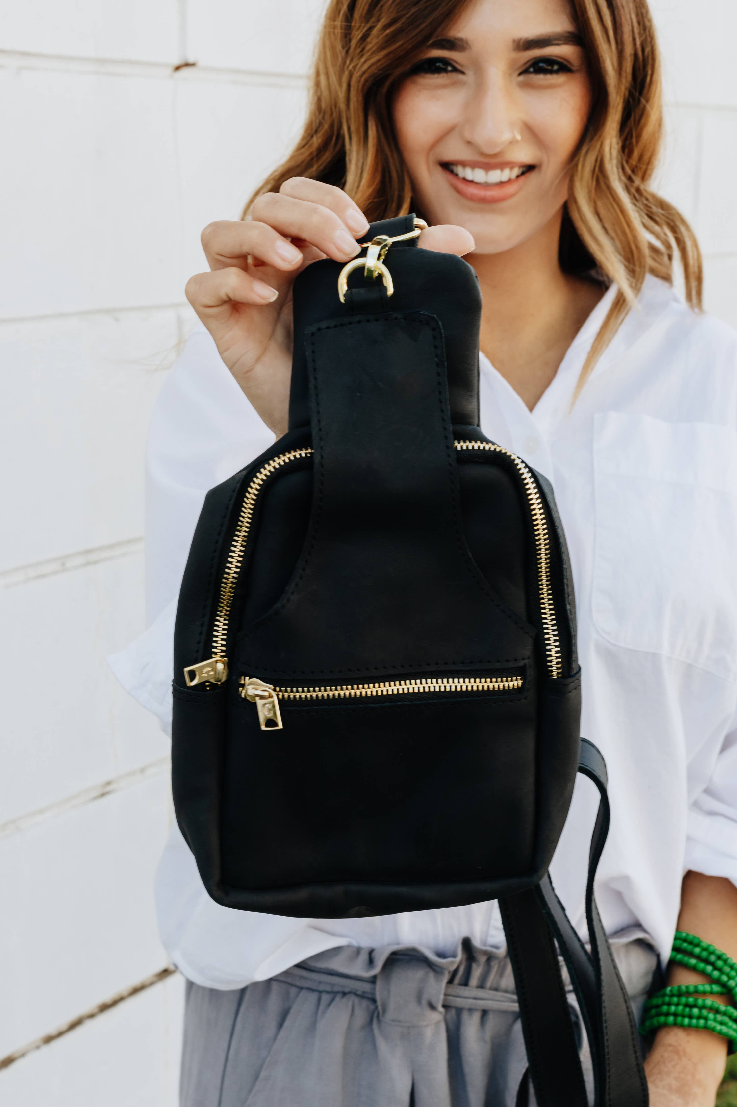 Crowned Free Sling Bag - Black